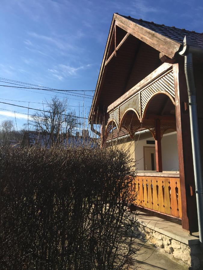 Devenyi Vendeghaz Apartment Csesznek Bagian luar foto