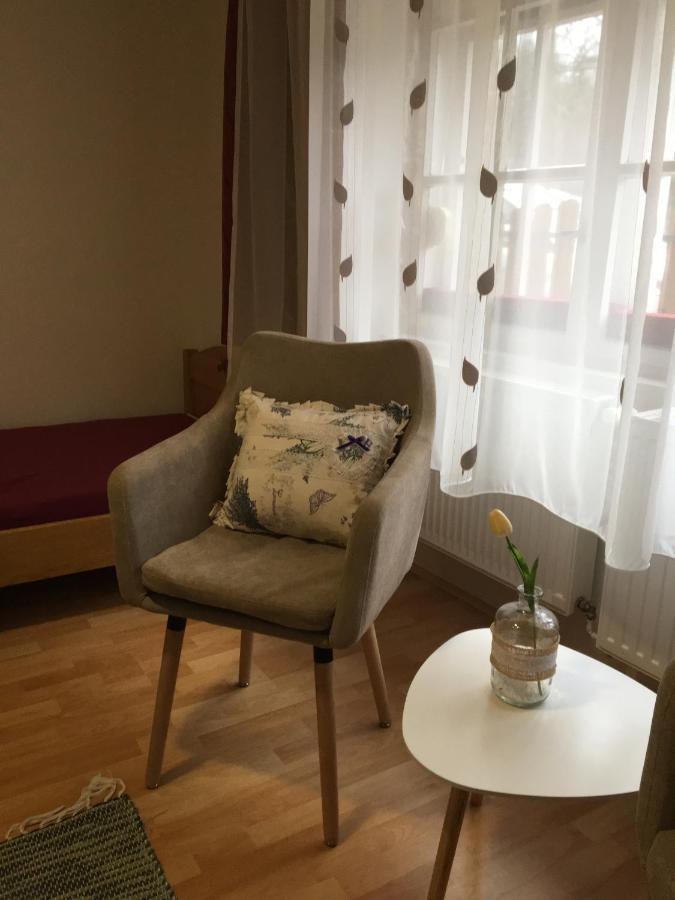 Devenyi Vendeghaz Apartment Csesznek Bagian luar foto